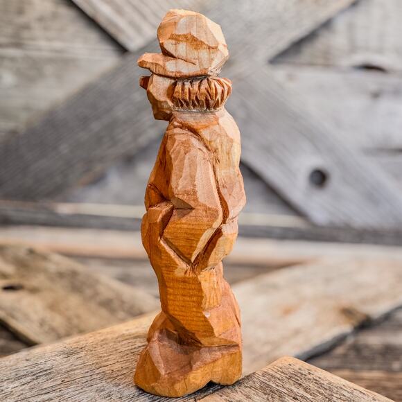 1993 Vintage Folk Art HandCarved Wooden Old Man “Oskar” w Hands in Pockets-6.5”H - Picture 4 of 9